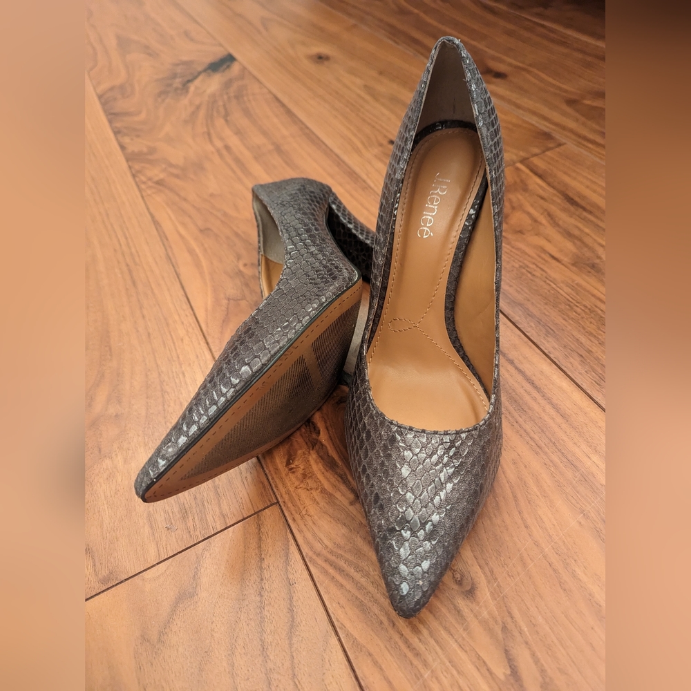 Sale! Chic J. Renee heels